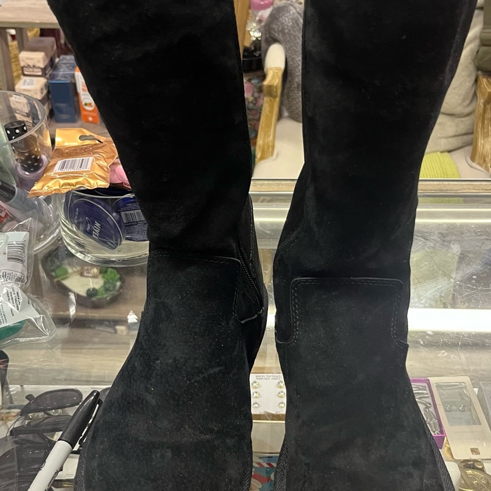 UGG - Picture 9 of 11